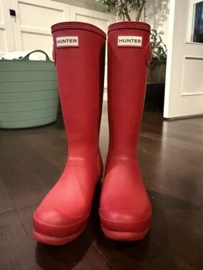 Red Hunter Rubber Rain Boots Garden Boots Fits a Women’s Size 7